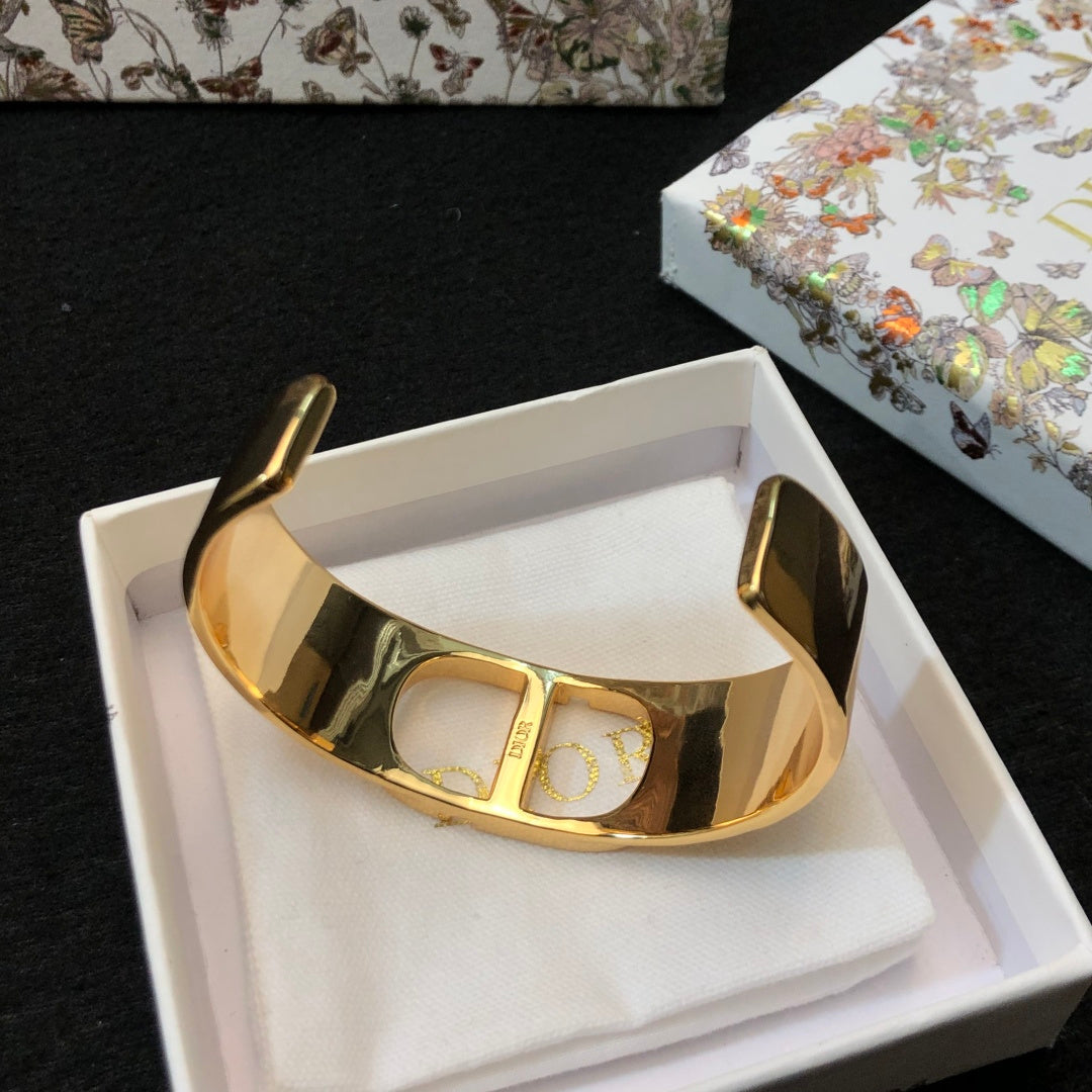 gold minimalist Bangle for women - alternate angle view 5