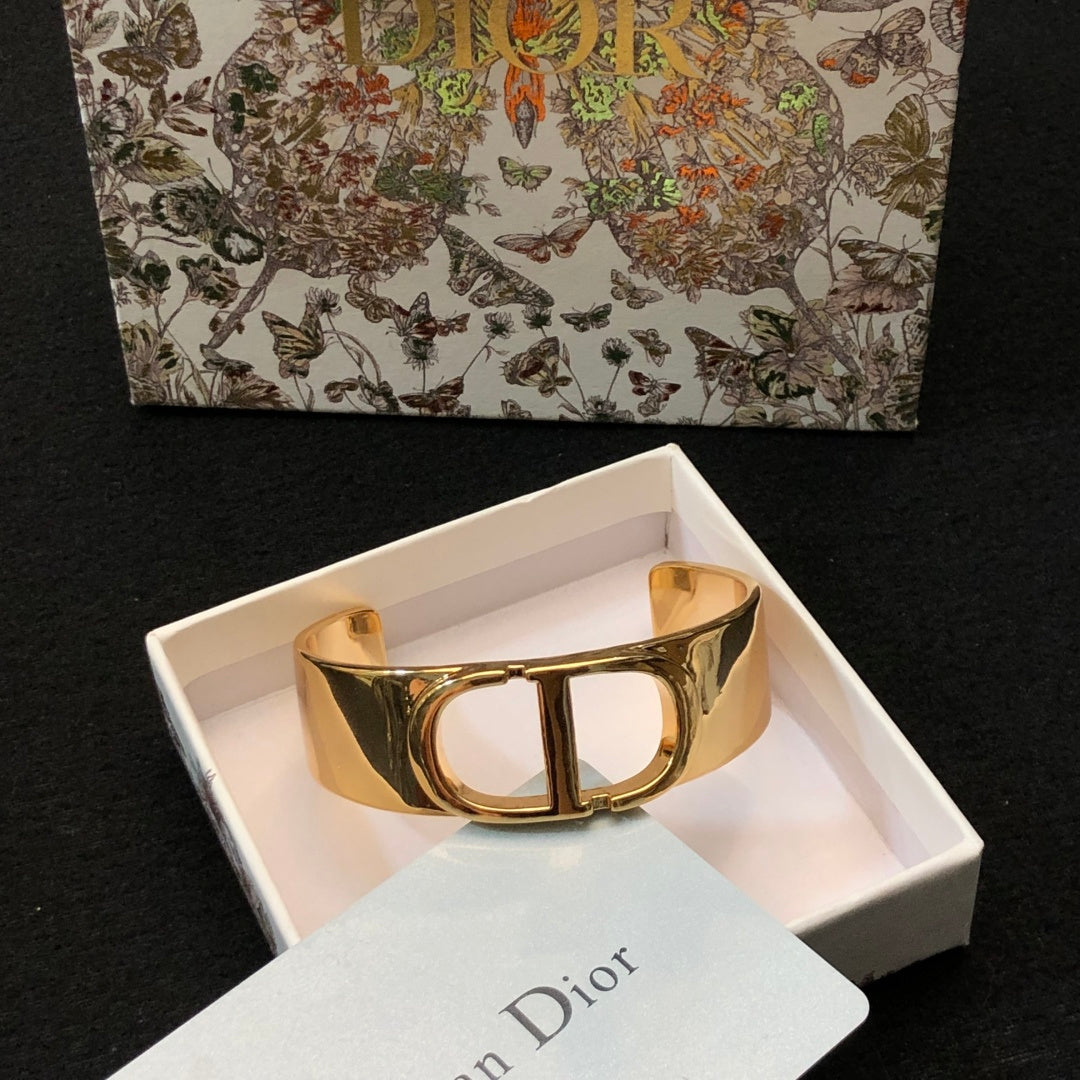 gold minimalist Bangle for women - alternate angle view 3