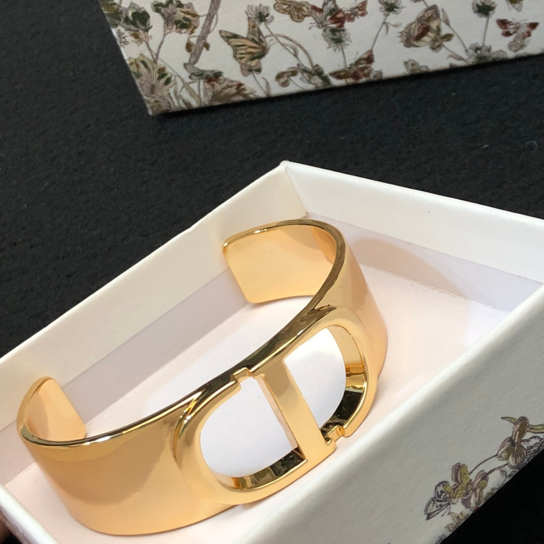 gold minimalist Bangle for women - alternate angle view 2