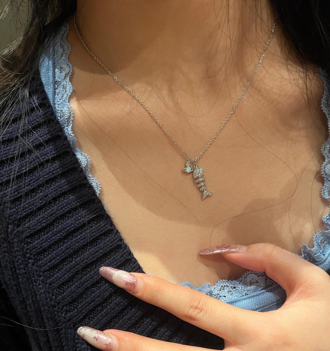 crystal crystal inlaid Necklace for women - alternate angle view 4