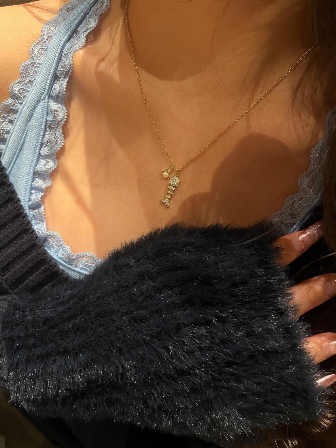crystal crystal inlaid Necklace for women - alternate angle view 7