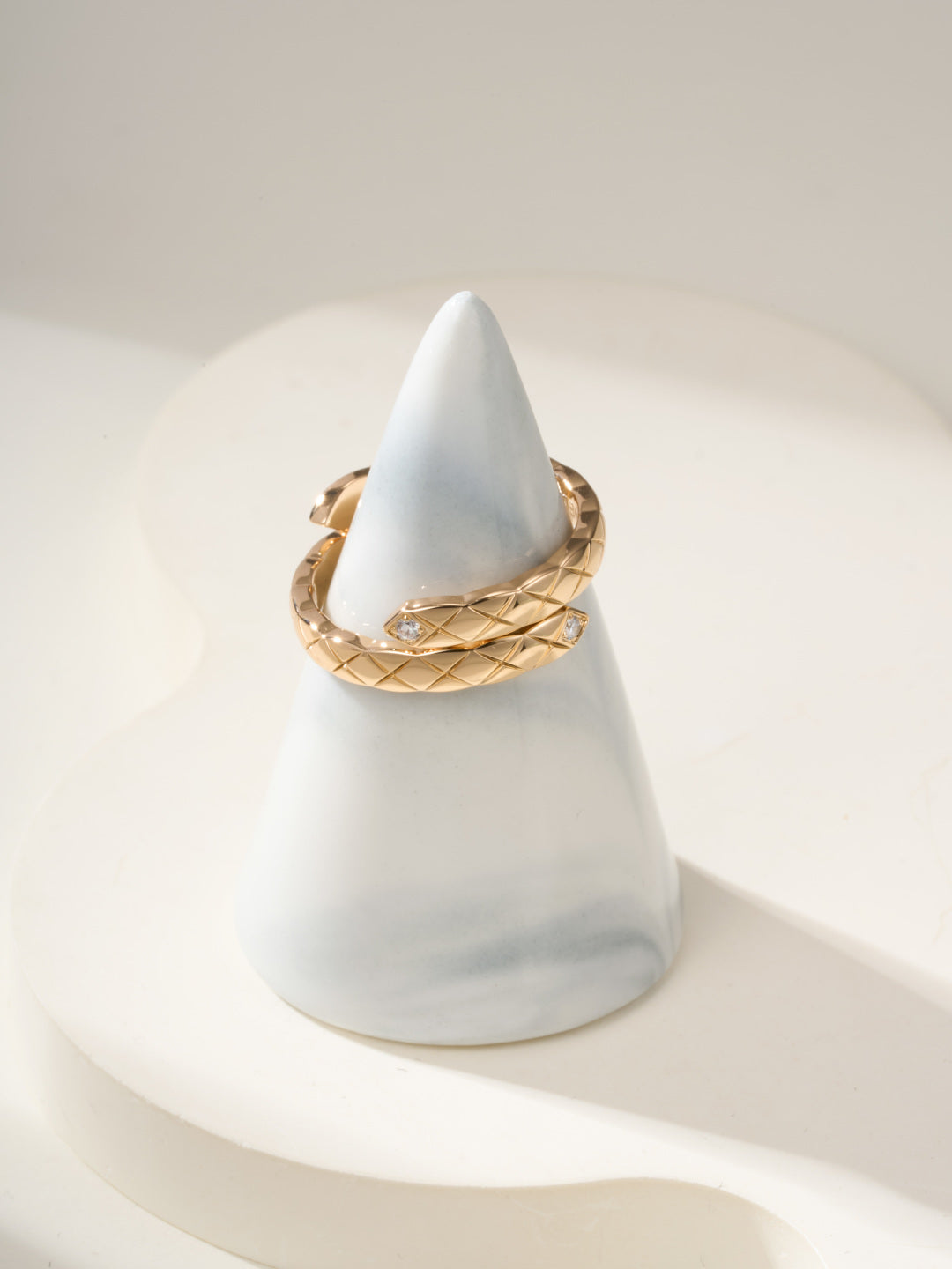 luxury Ring for women - alternate angle view 3