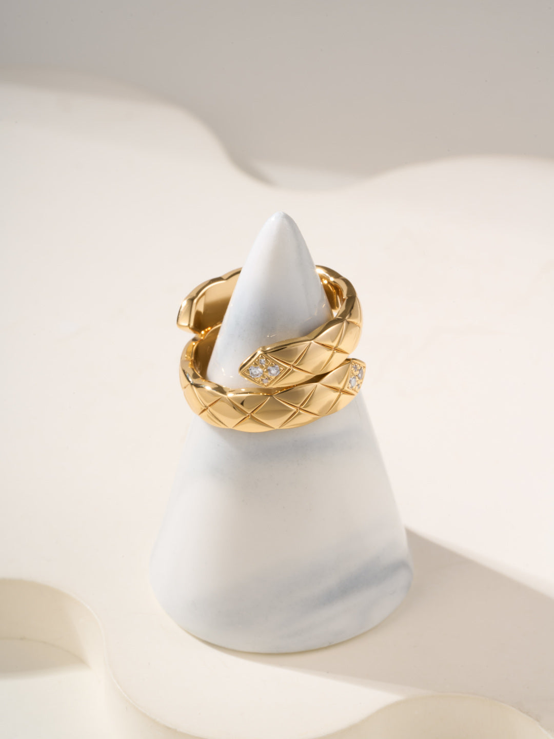 luxury Ring for women - alternate angle view 5