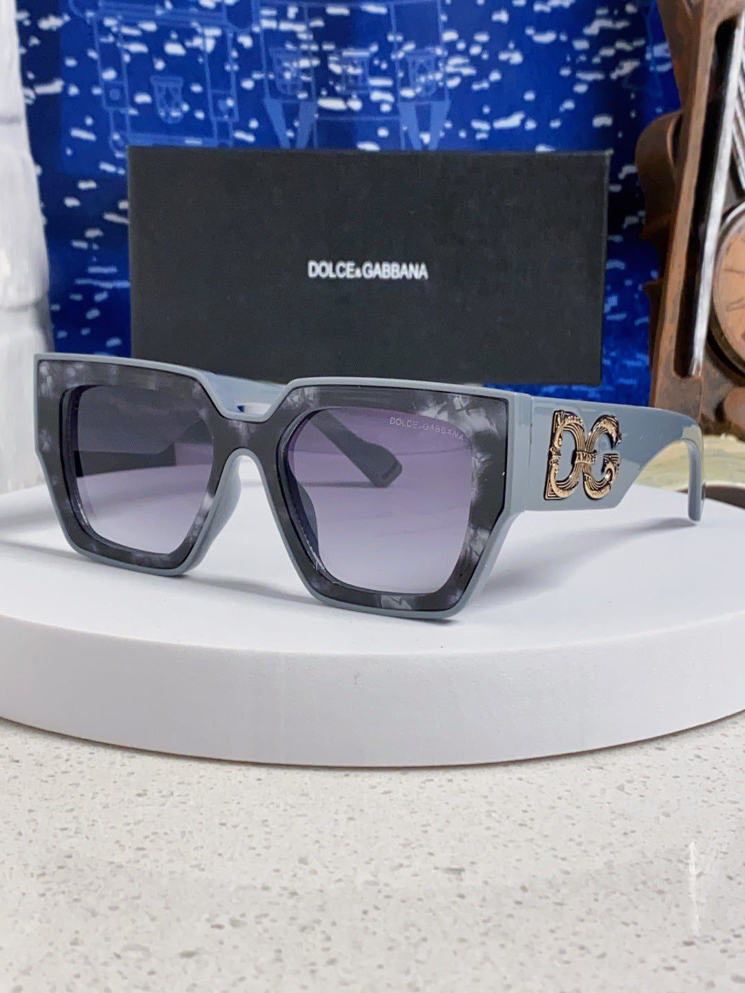 sun Sunglasses for women - product detail view