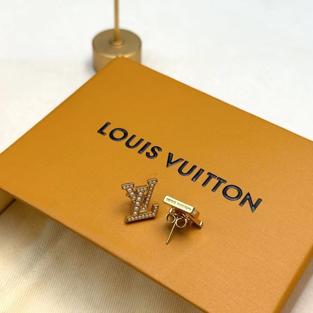 vintage Stud Earrings for women - alternate angle view 5