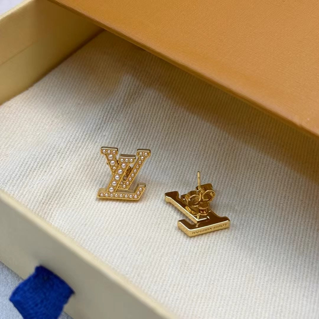 vintage Stud Earrings for women - alternate angle view 4