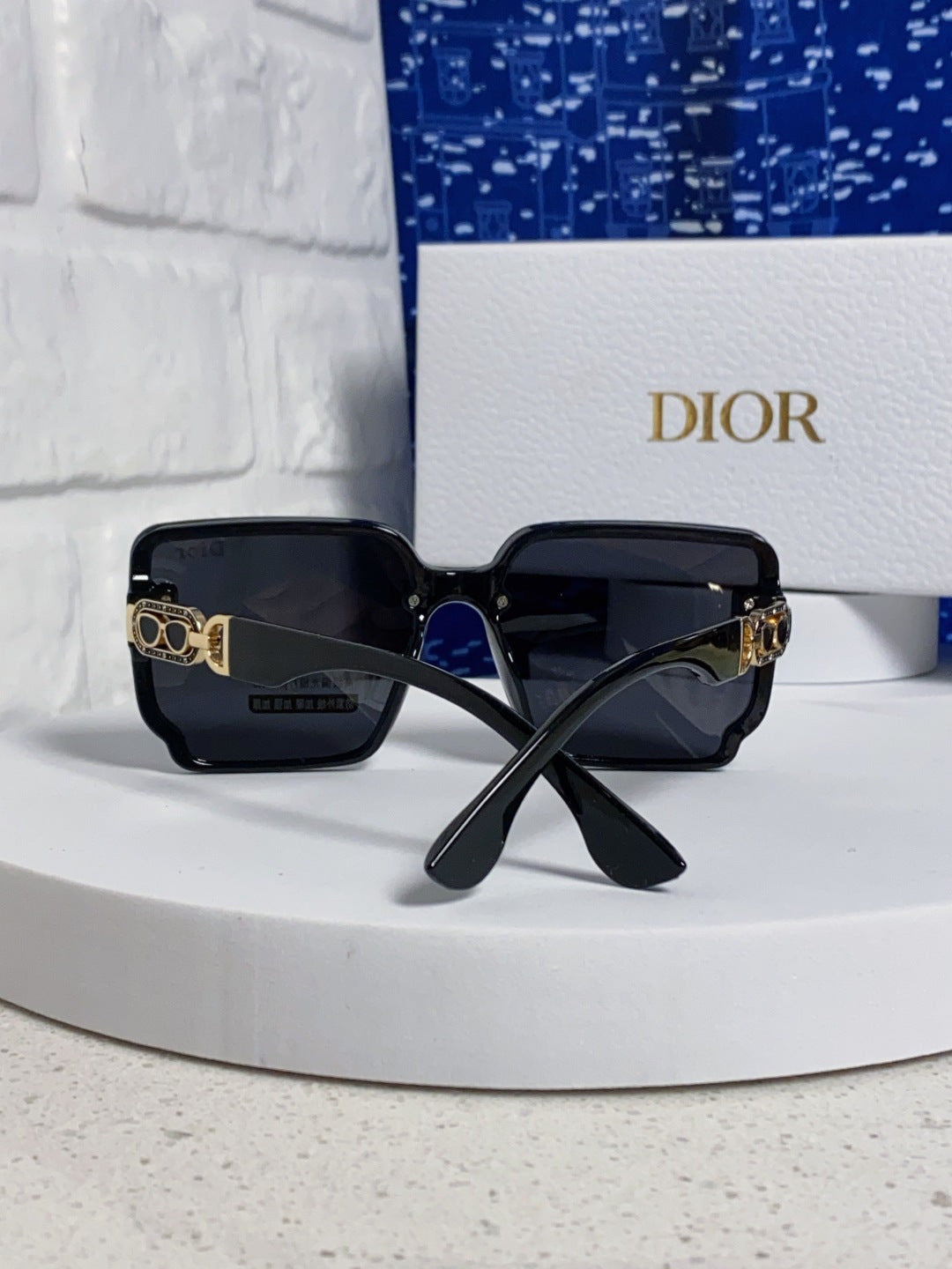 purple sun Sunglasses for men - alternate angle view 3
