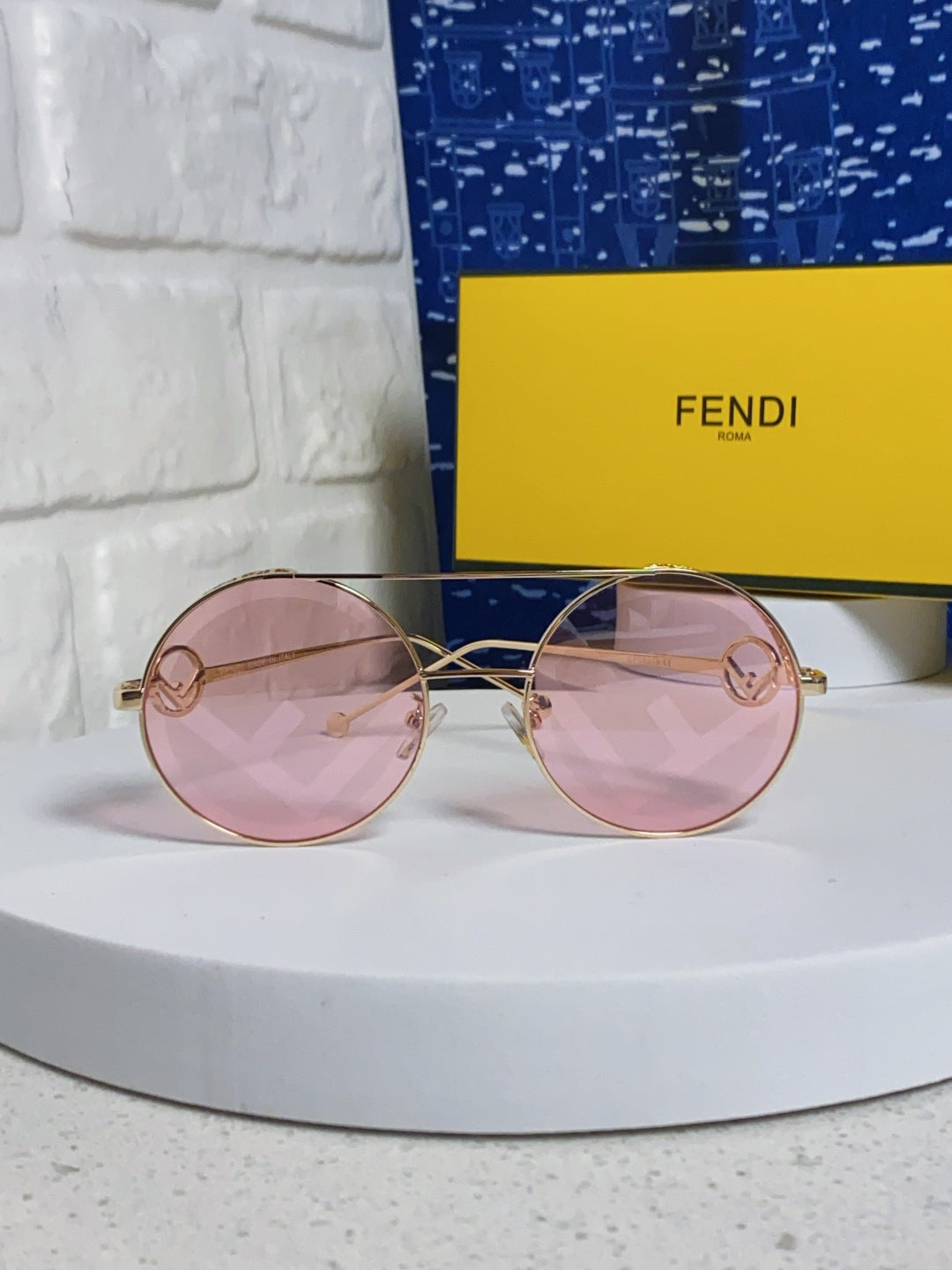 sun Sunglasses for men - alternate angle view 2