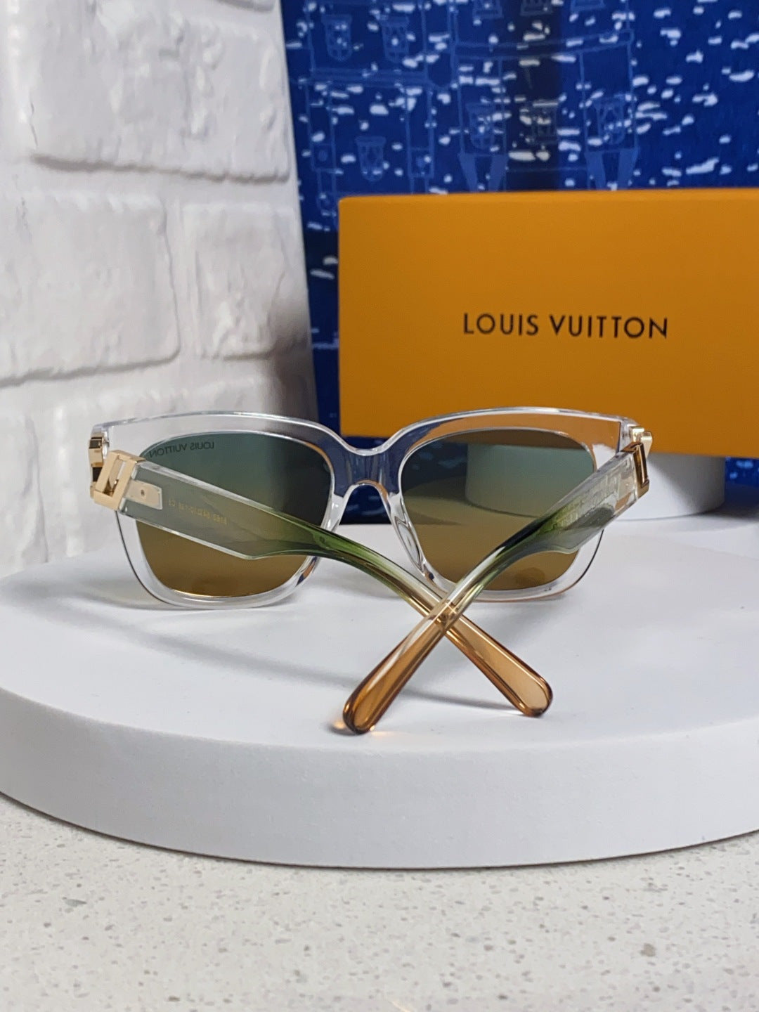sun Sunglasses for women - alternate angle view 3