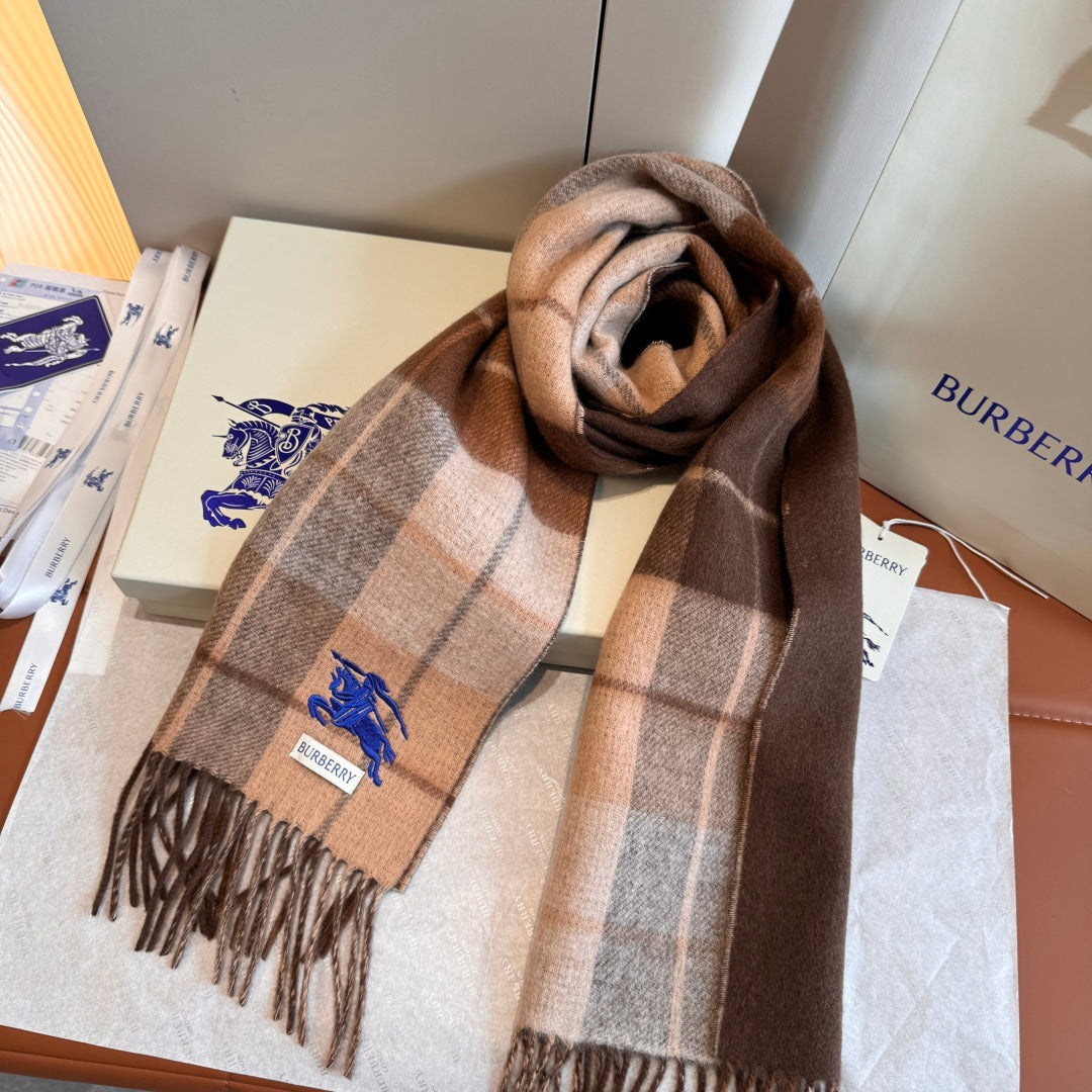 wool minimalist Scarf for women - alternate angle view 4
