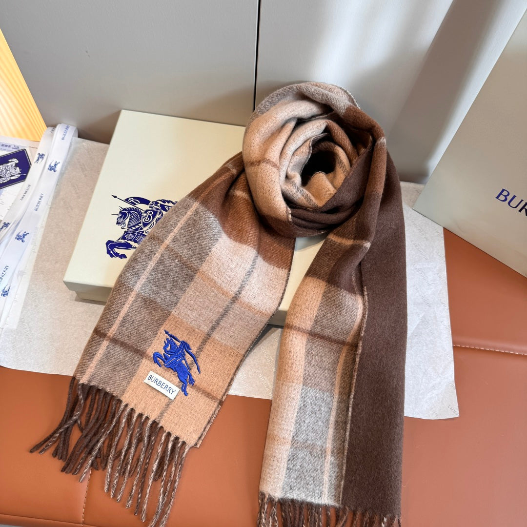 wool minimalist Scarf for women - alternate angle view 5