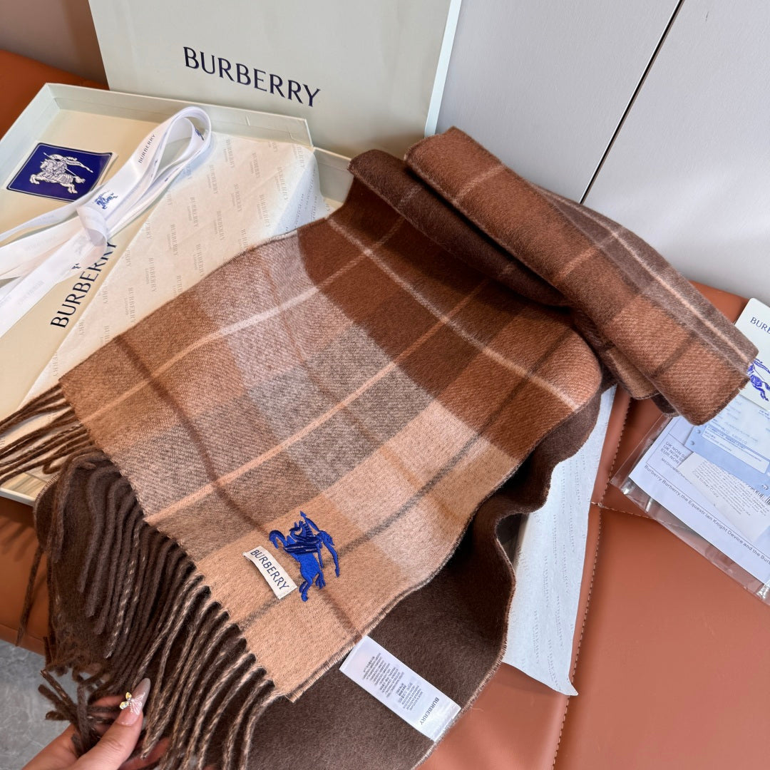 wool minimalist Scarf for women - alternate angle view 8