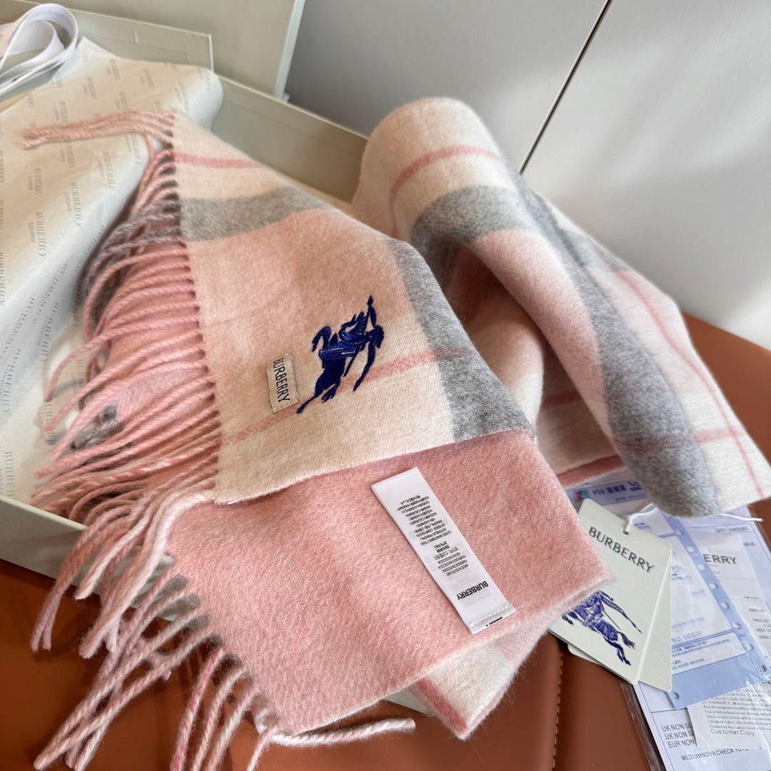 wool minimalist Scarf for women - alternate angle view 8
