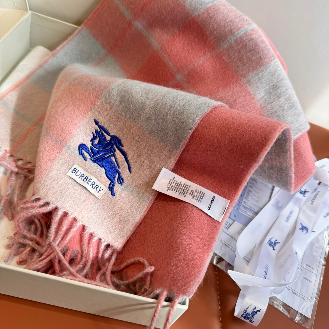 wool minimalist Scarf for women - alternate angle view 9
