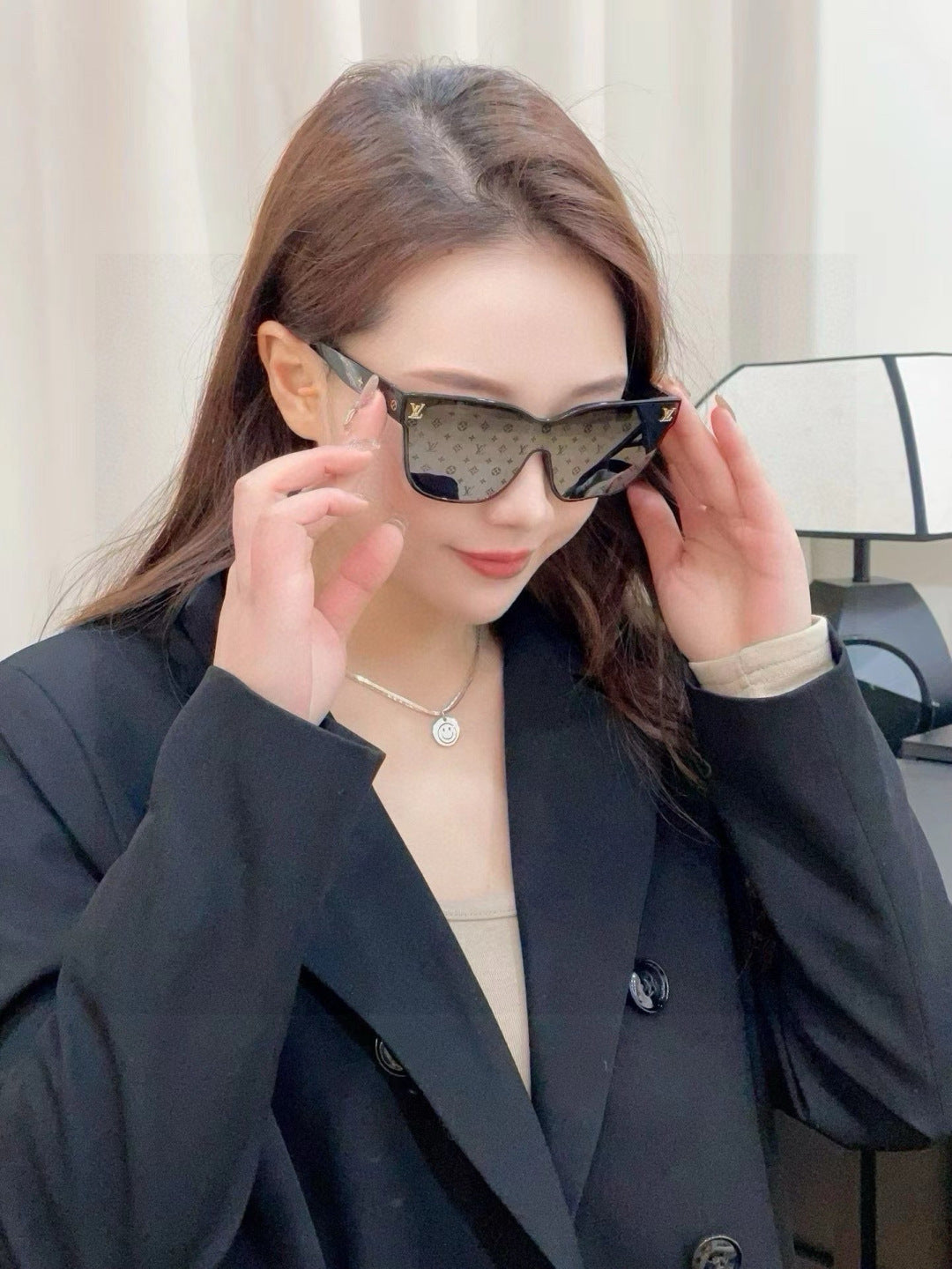 gold metal stylish fashion accessory for women - alternate angle view 3
