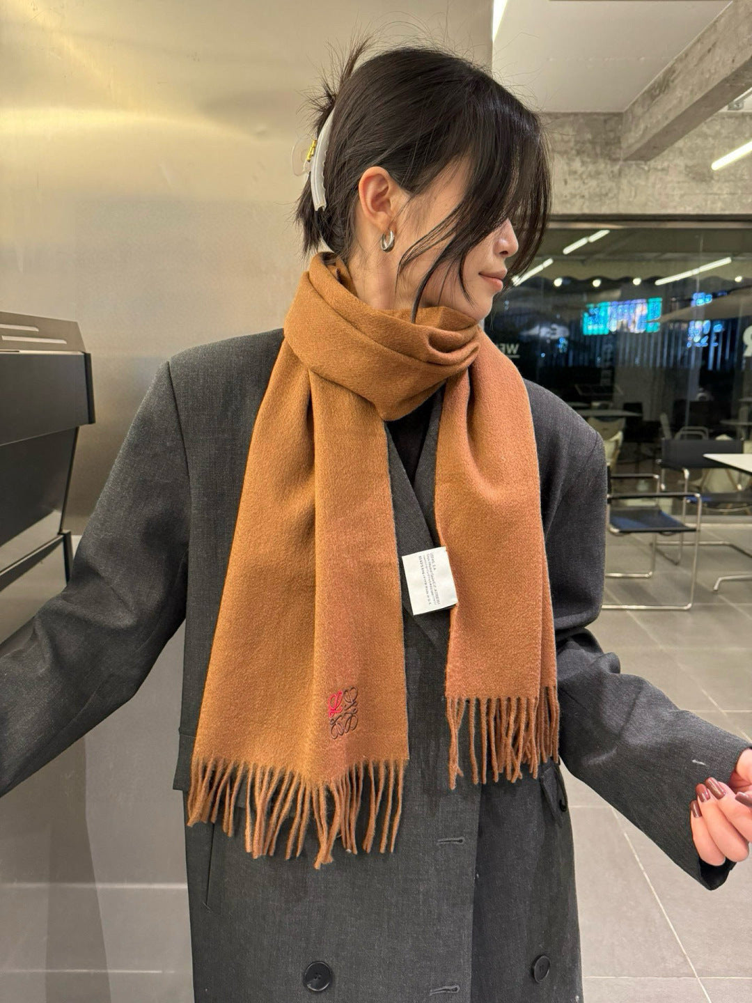 velvet minimalist Scarf for men - product detail view
