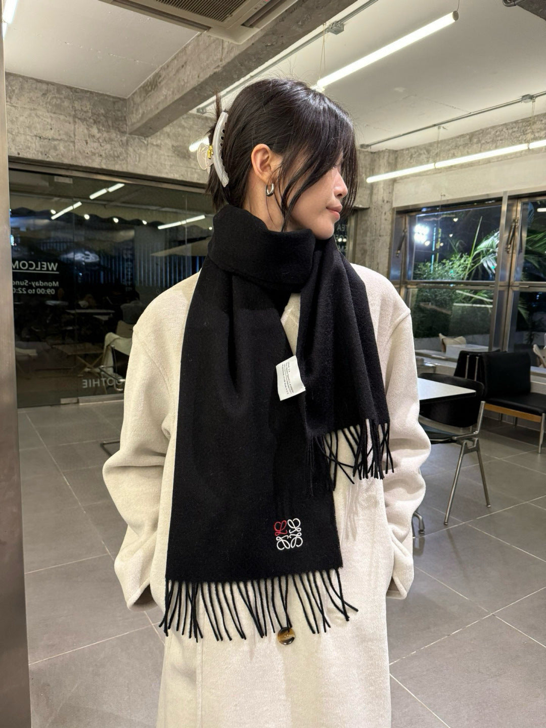 velvet minimalist Scarf for men - product detail view
