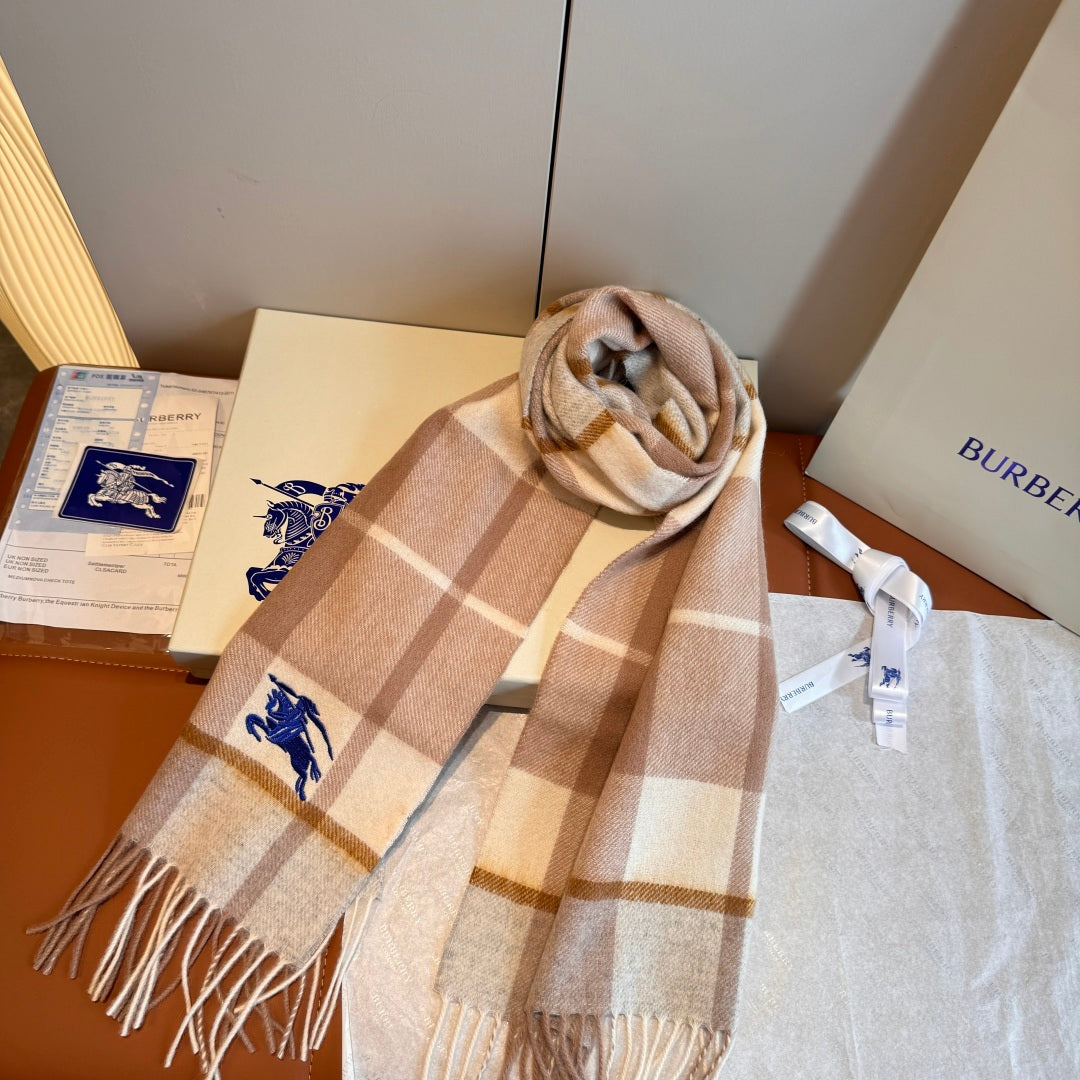 wool minimalist Scarf for women - alternate angle view 3