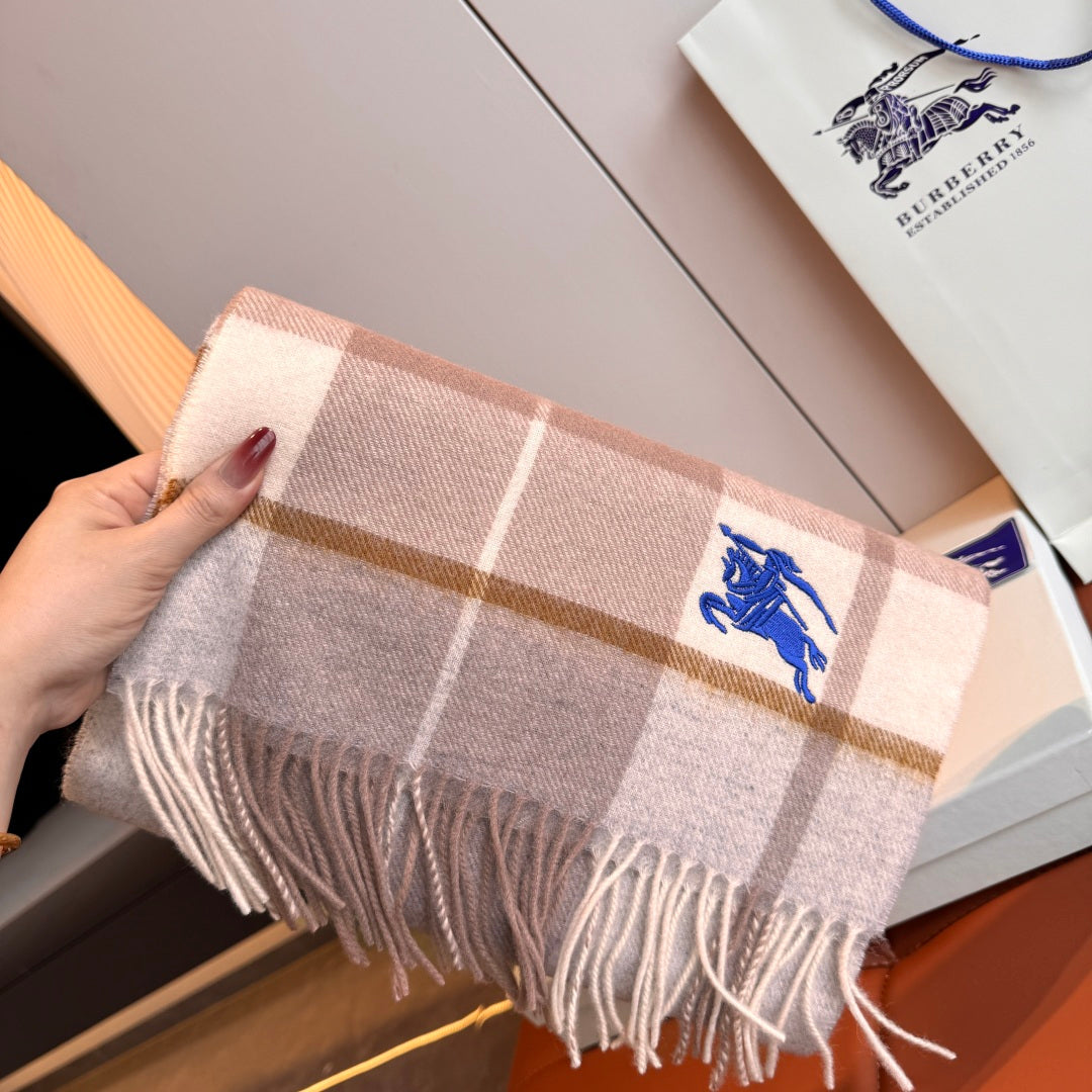 wool minimalist Scarf for women - alternate angle view 2