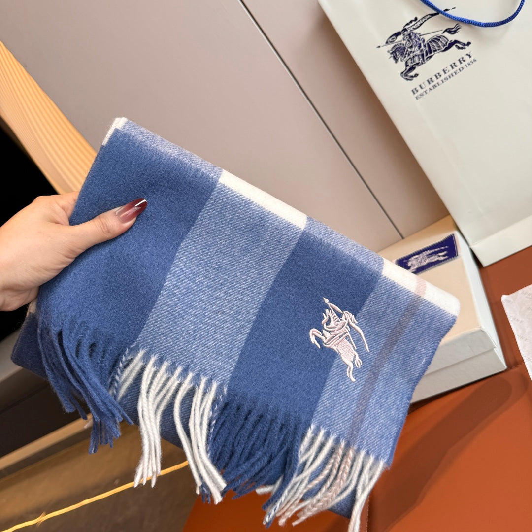 wool minimalist Scarf for women - alternate angle view 2