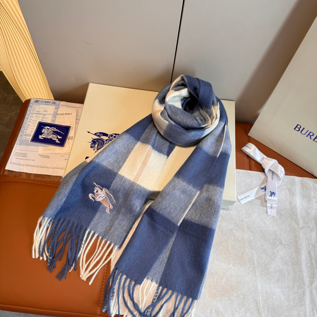 wool minimalist Scarf for women - alternate angle view 3