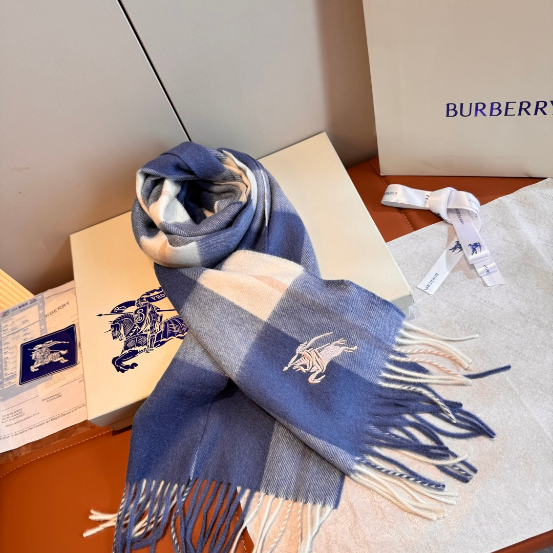 wool minimalist Scarf for women - alternate angle view 4