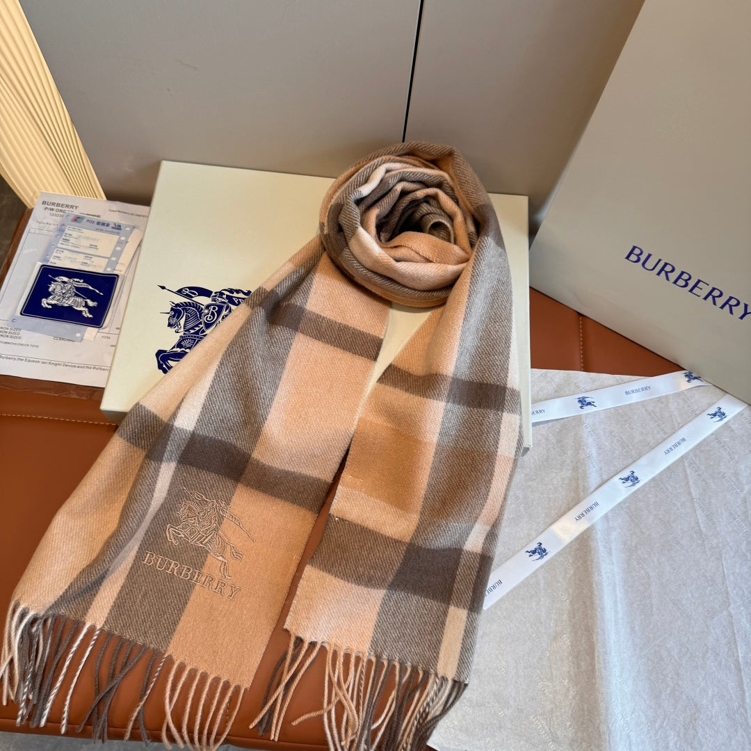 wool minimalist Scarf for women - alternate angle view 4