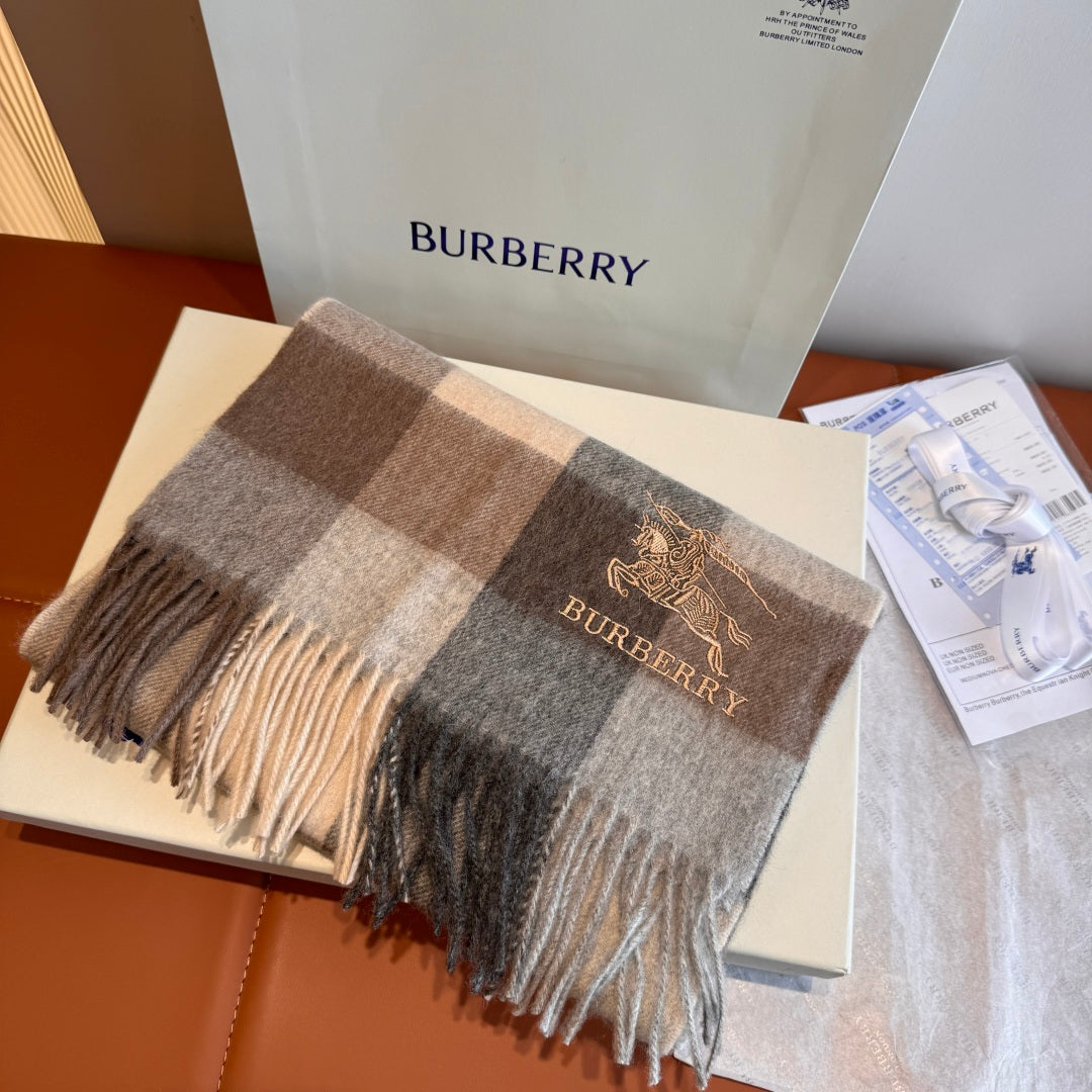 wool minimalist Scarf for women - alternate angle view 2