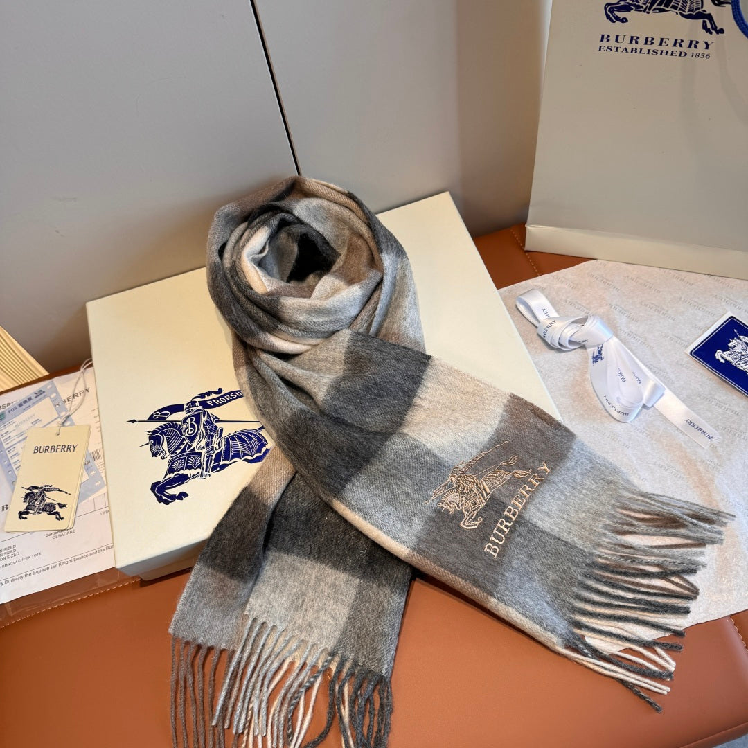 wool minimalist Scarf for women - alternate angle view 5