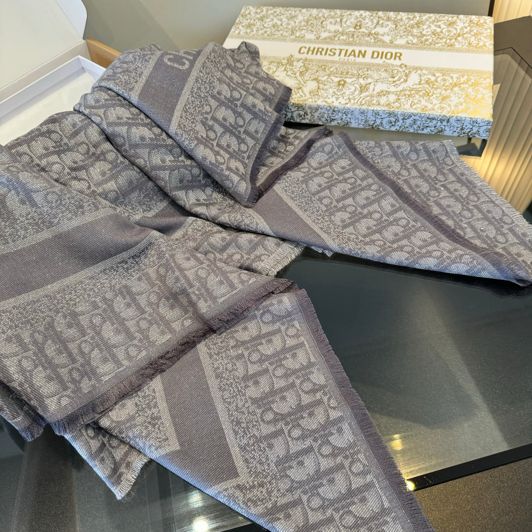 wool floral Shawl for women - alternate angle view 4