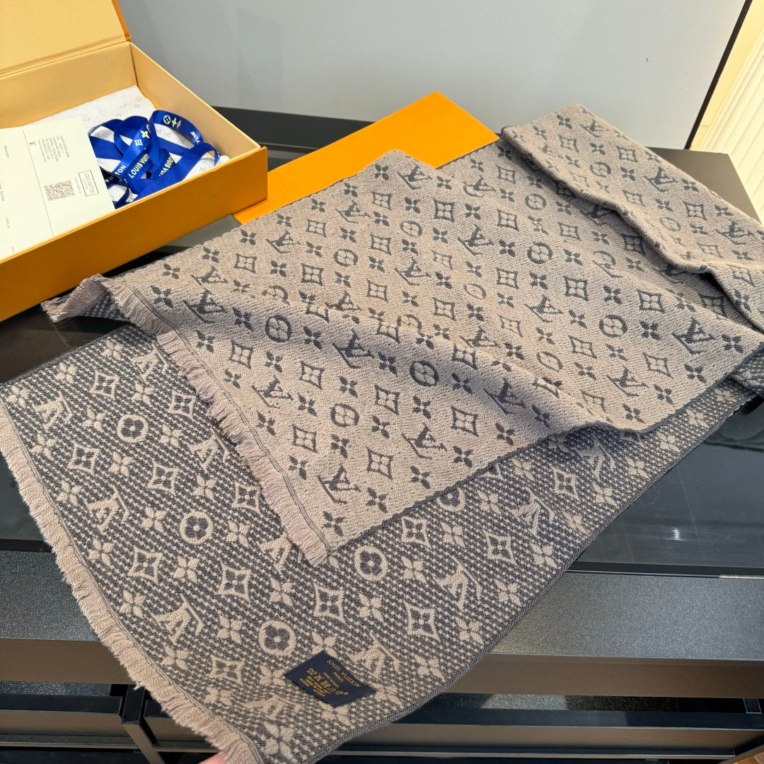 wool floral Scarf for men - alternate angle view 6