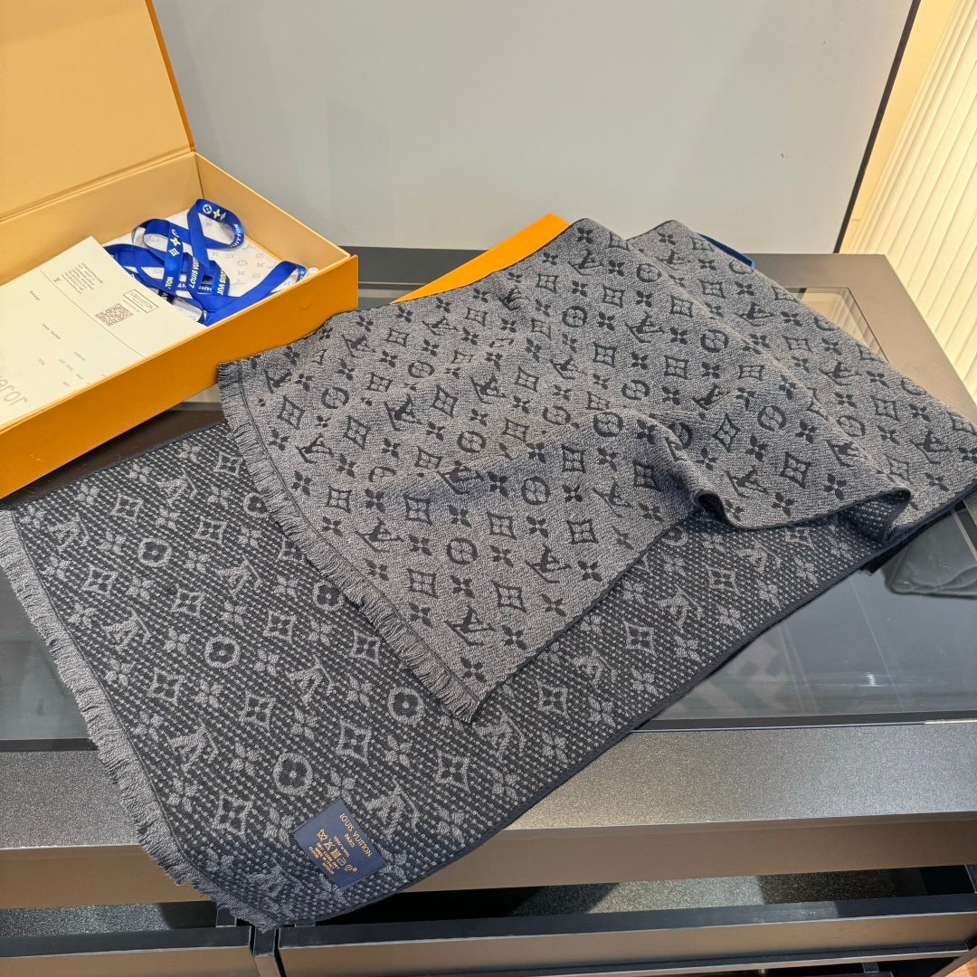 wool floral Scarf for men - alternate angle view 7