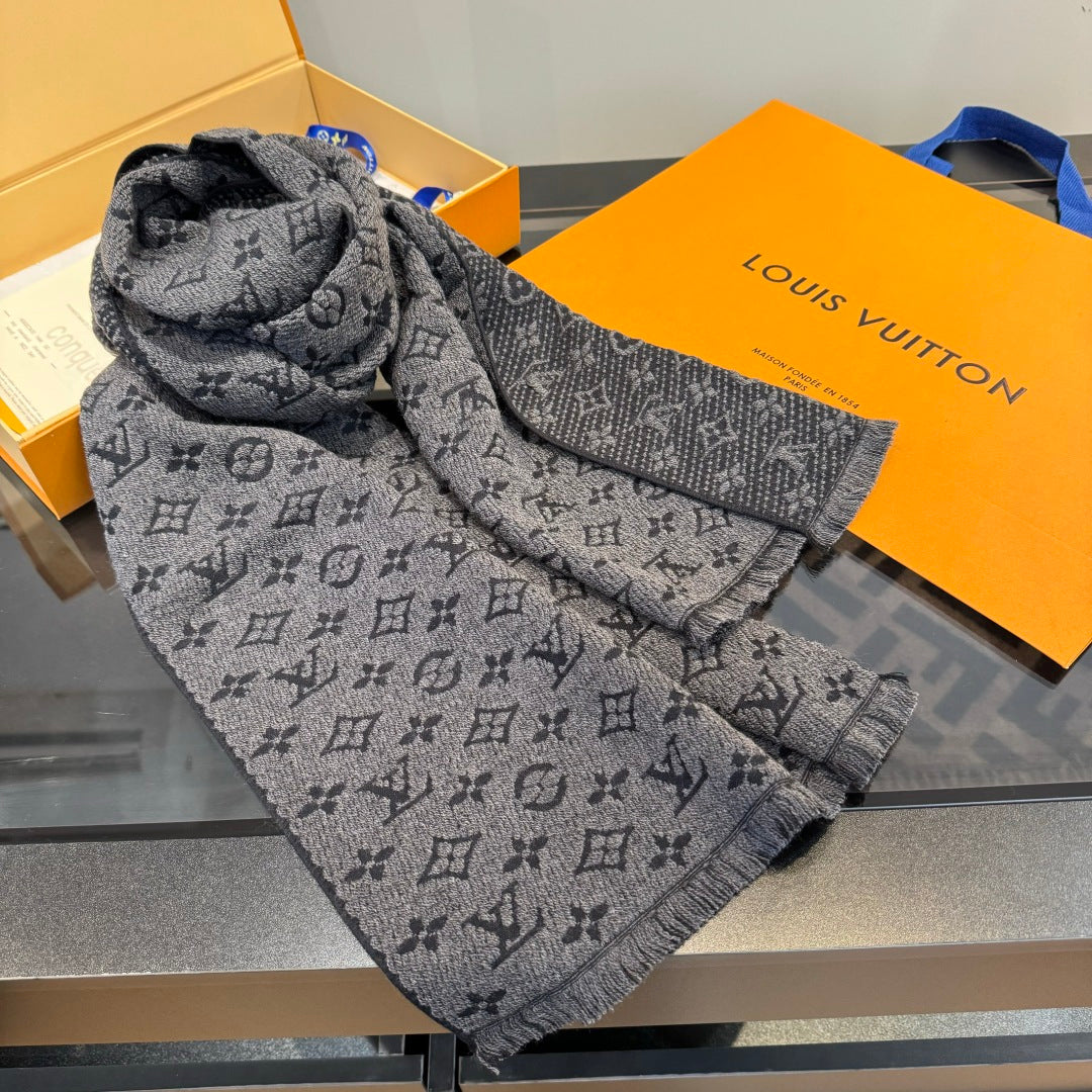wool floral Scarf for men - alternate angle view 3