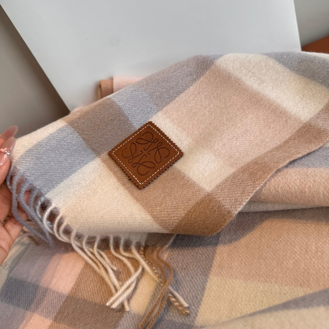 velvet minimalist Scarf for men - alternate angle view 9