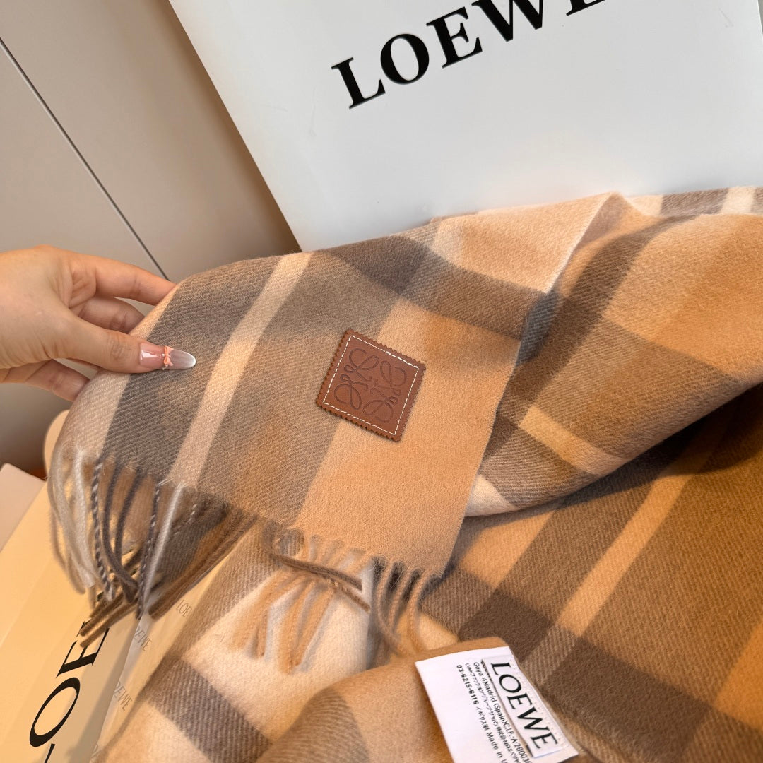 velvet minimalist Scarf for men - alternate angle view 9