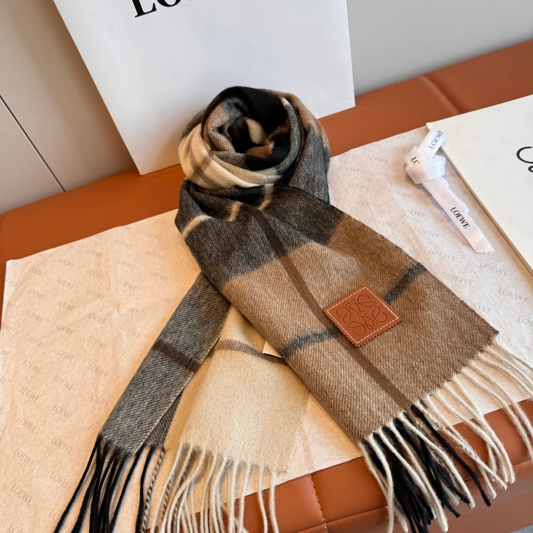 velvet minimalist Scarf for men - alternate angle view 5