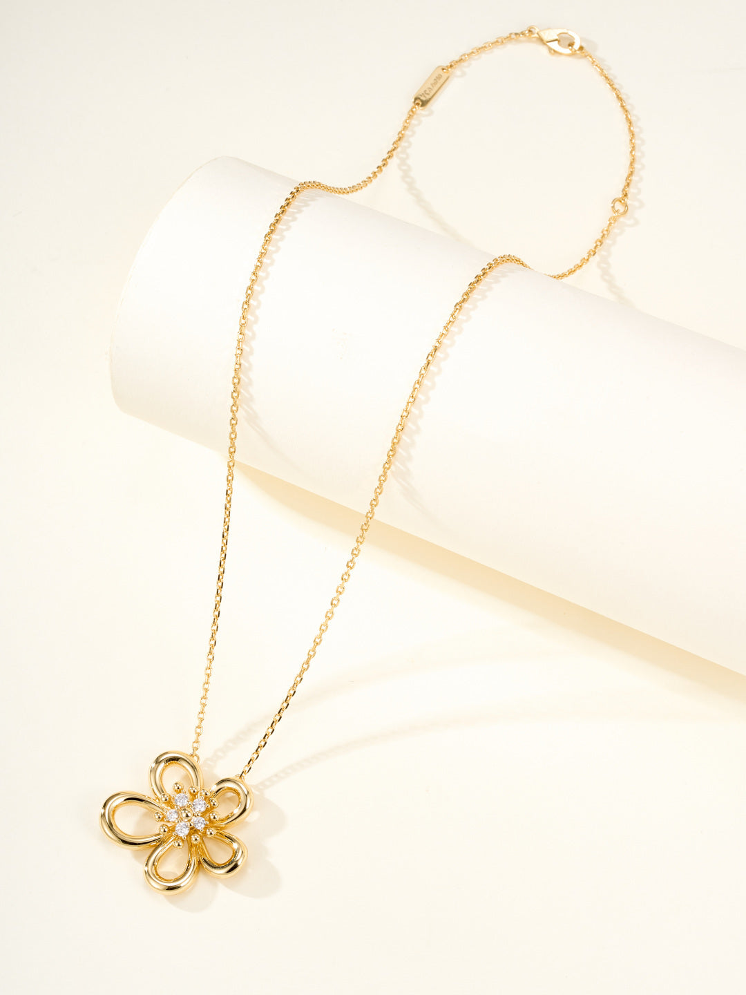 gold metal floral Brooch for women - alternate angle view 3