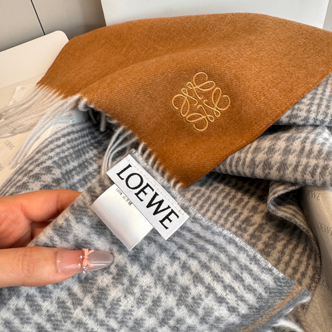 velvet luxury Shawl for women - alternate angle view 9