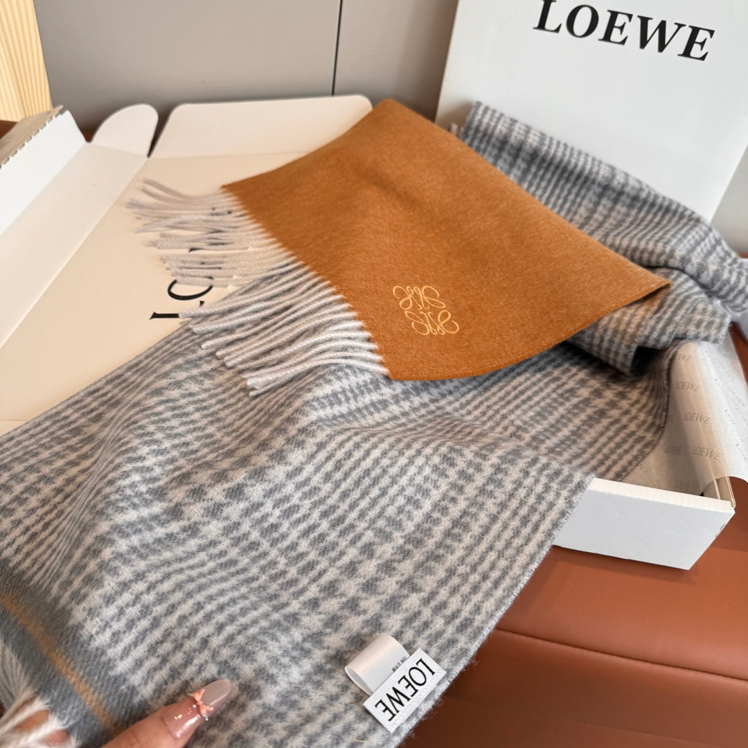 velvet luxury Shawl for women - alternate angle view 8