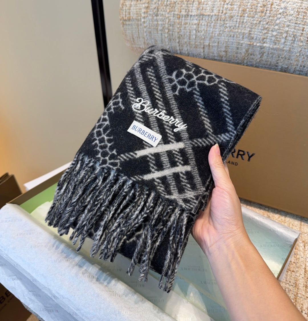 stylish Scarf for men - alternate angle view 5