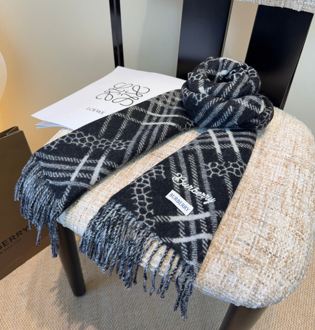 stylish Scarf for men - alternate angle view 10