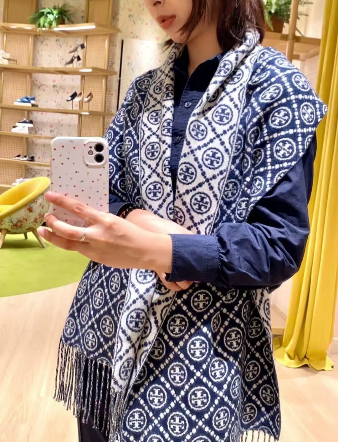 luxury Scarf for women - alternate angle view 8