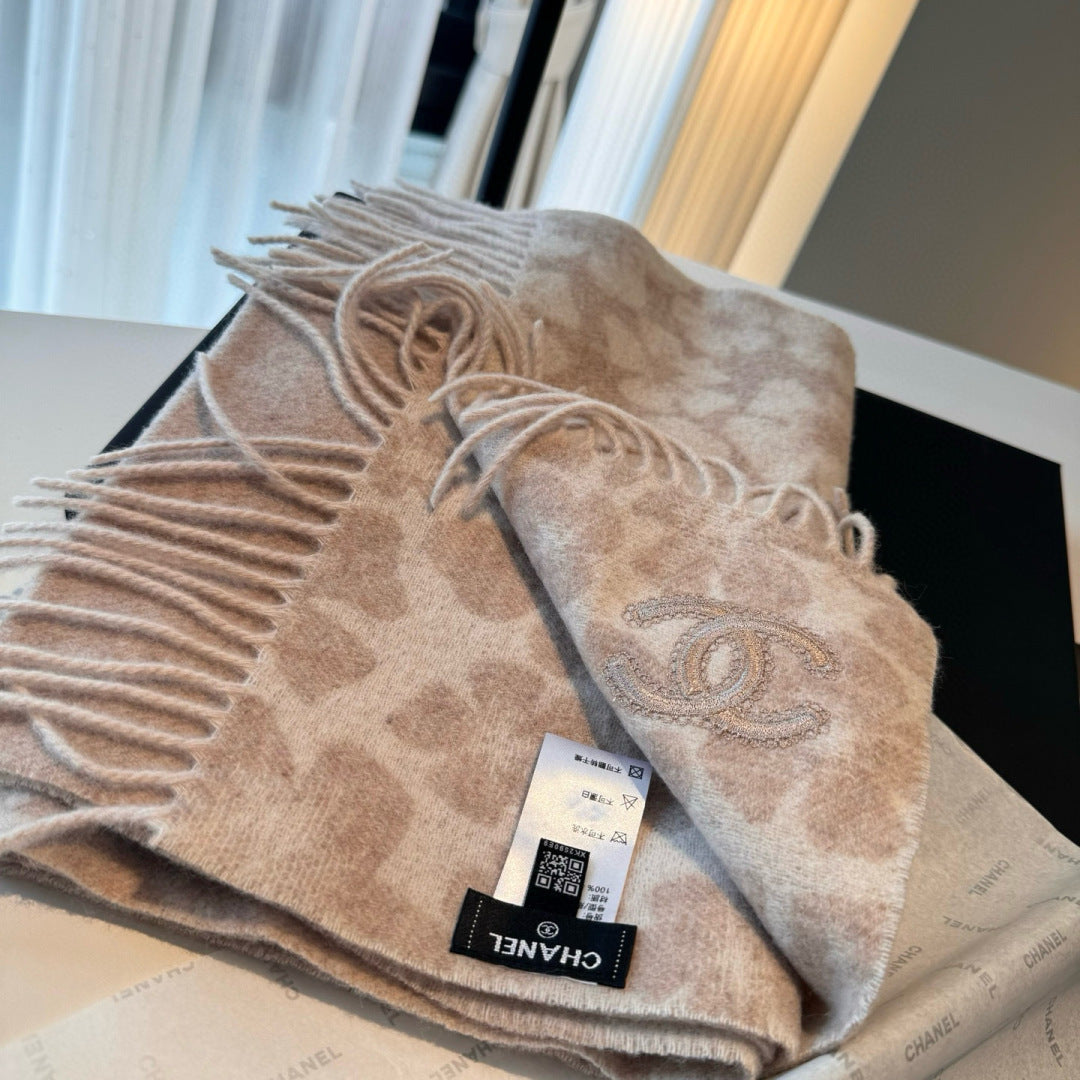 velvet elegant Scarf for women - alternate angle view 6