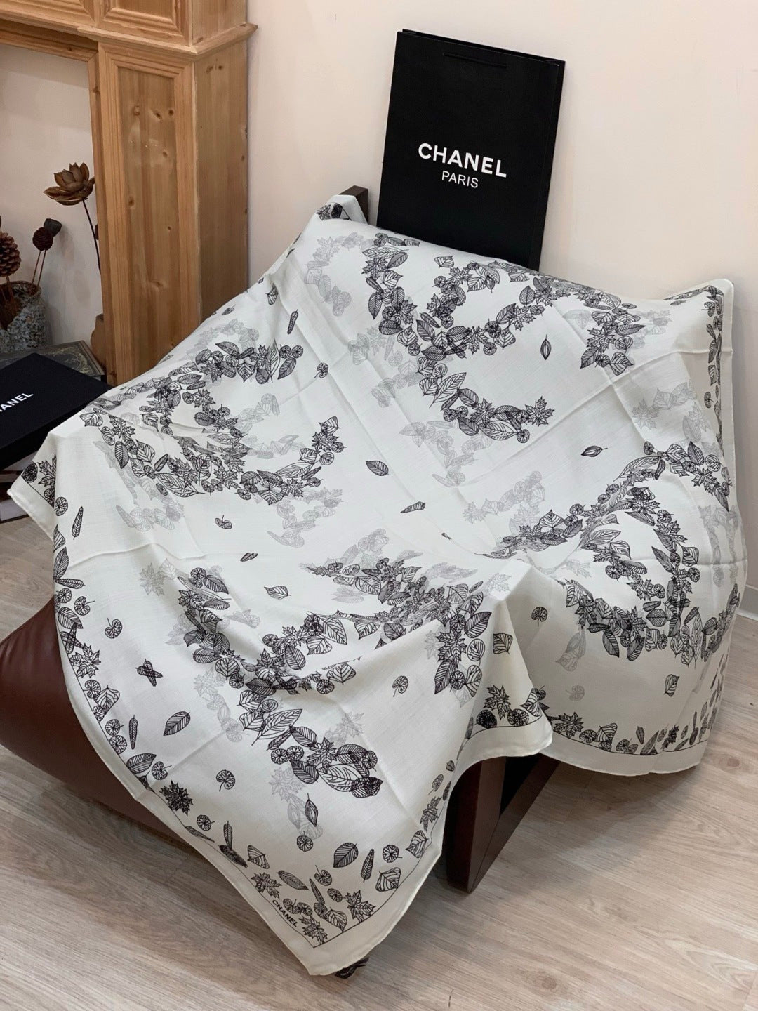 velvet elegant Shawl for women - alternate angle view 7