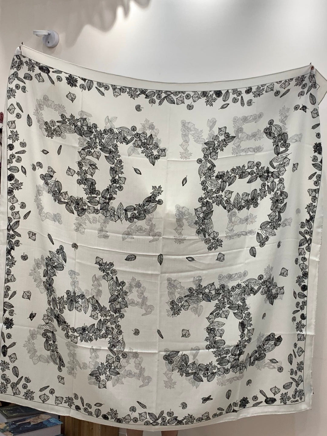 velvet elegant Shawl for women - alternate angle view 8