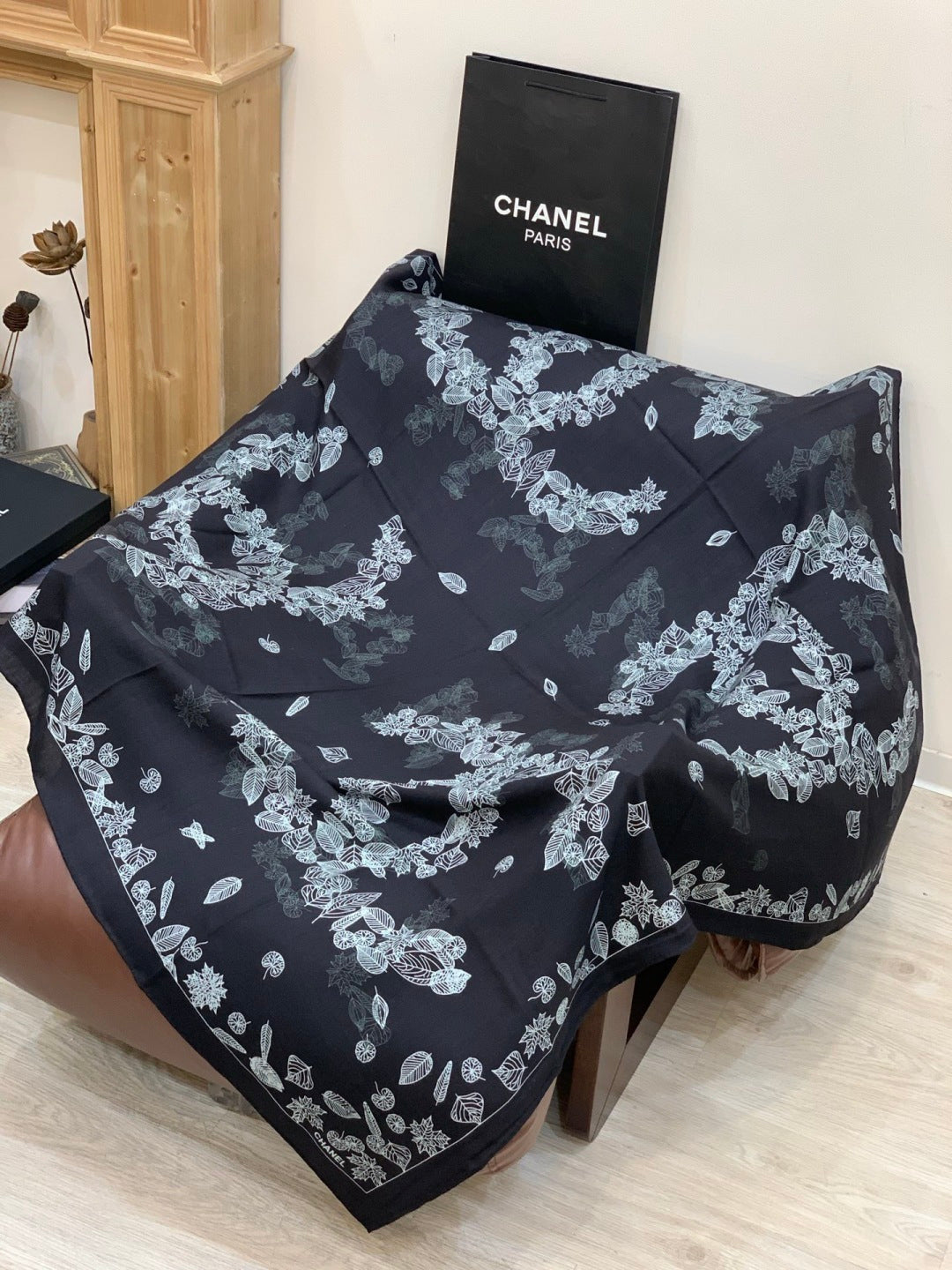 velvet elegant Shawl for women - alternate angle view 7