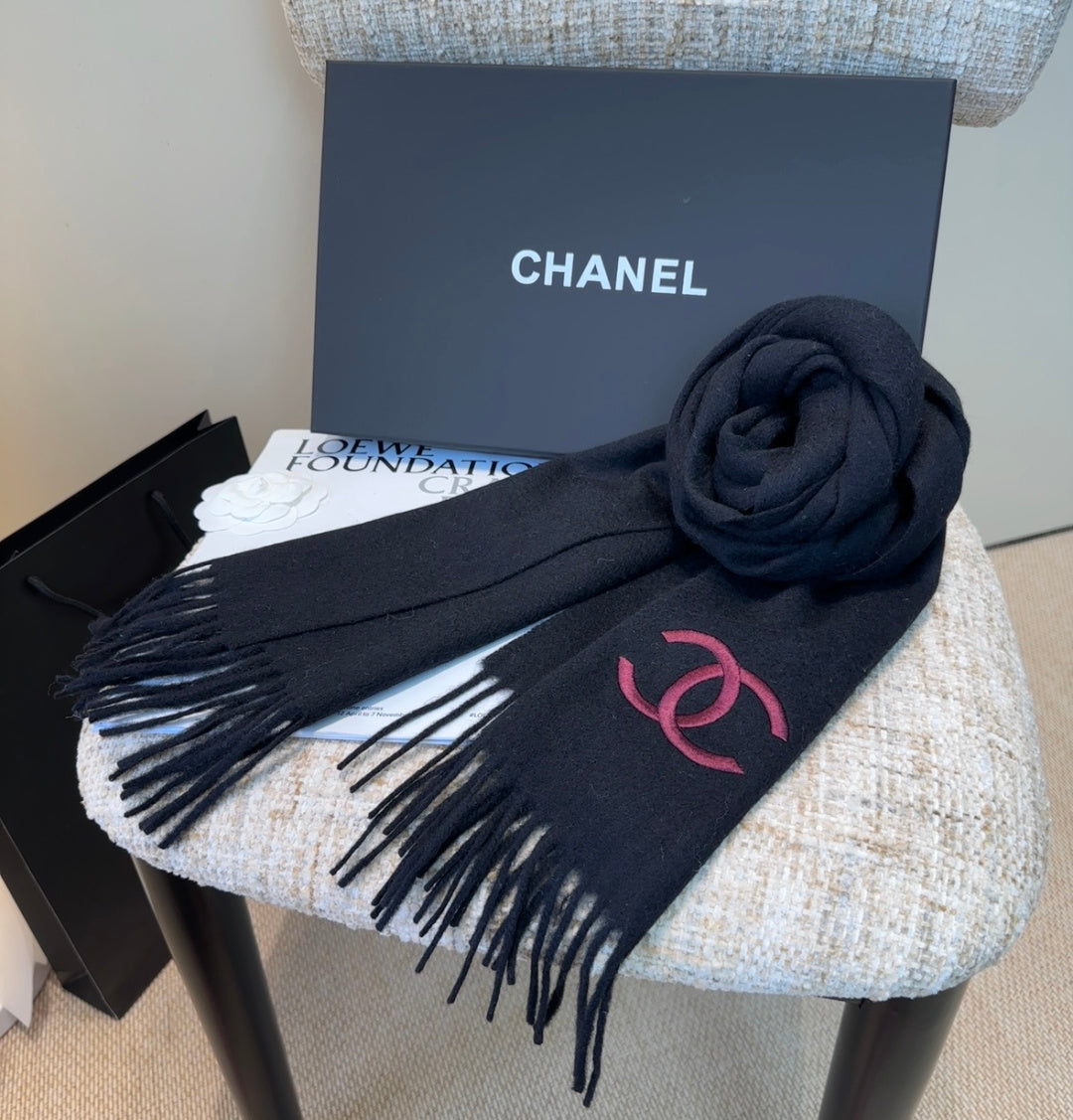 stylish Scarf for men - alternate angle view 11