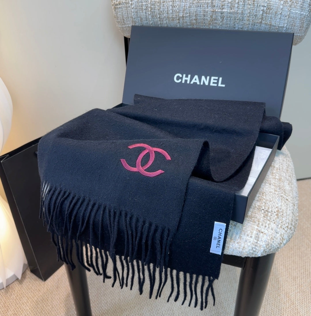 stylish Scarf for men - alternate angle view 7