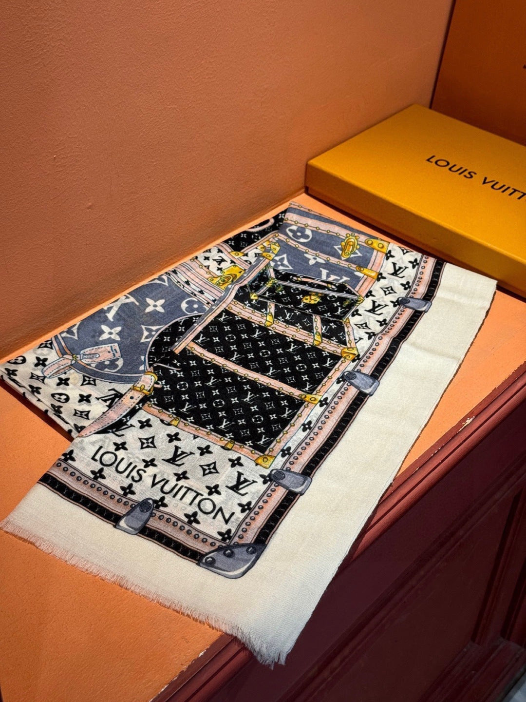 velvet fashion accessory for women - alternate angle view 5