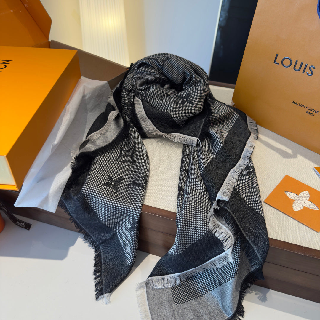 wool luxury Shawl for women - alternate angle view 5